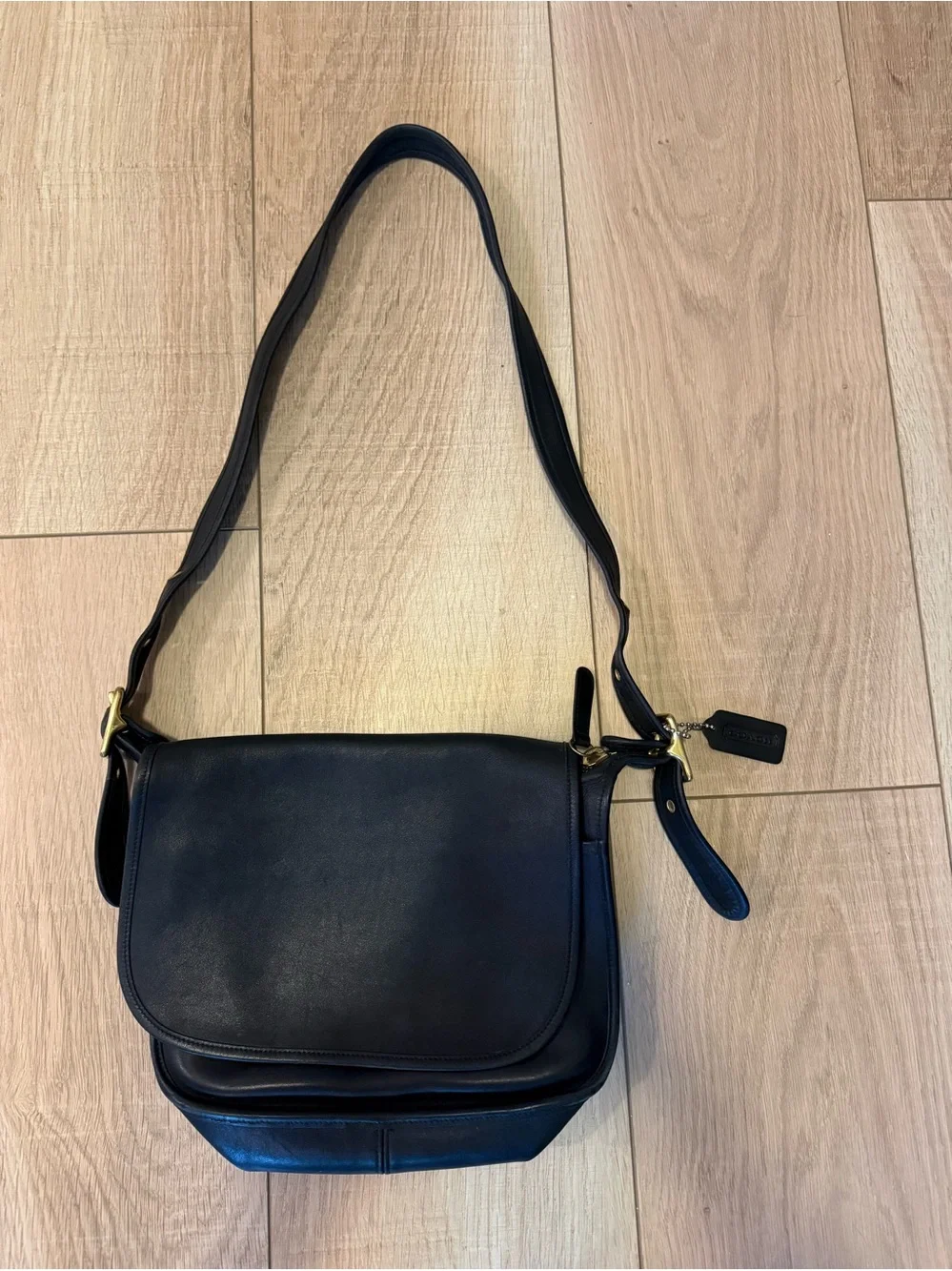🖤✨ Coach Black Leather Shoulder Bag | Classic Flap Handbag ✨🖤